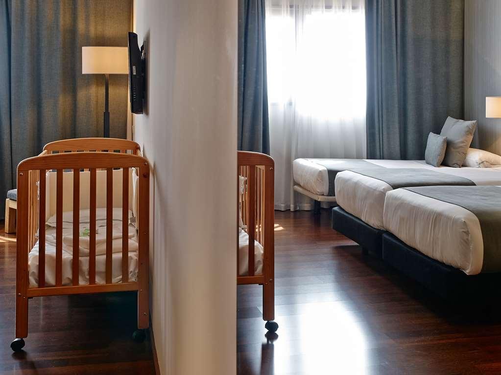 Hotel Carris Marineda A Coruña Zimmer foto