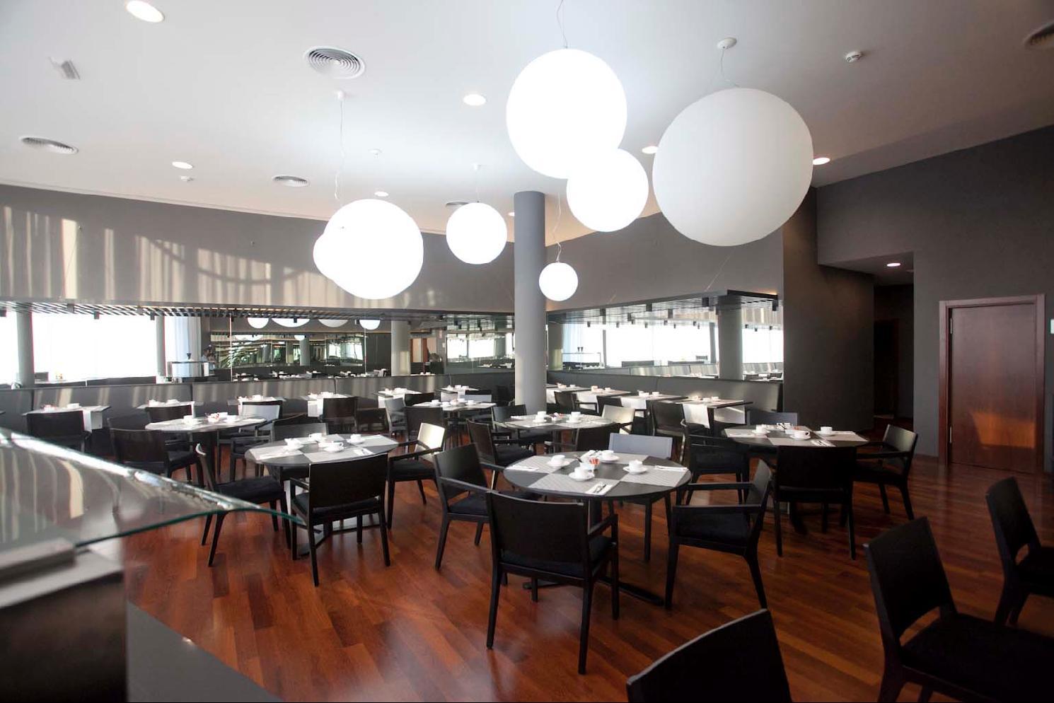 Hotel Carris Marineda A Coruña Restaurant foto